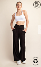 Load image into Gallery viewer, Black Plus/ Curvy Size V Waist Wide Leg Yoga Pants