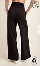 Load image into Gallery viewer, Black Plus/ Curvy Size V Waist Wide Leg Yoga Pants