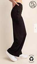 Load image into Gallery viewer, Black Plus/ Curvy Size V Waist Wide Leg Yoga Pants