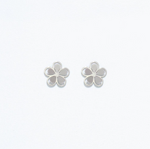 Load image into Gallery viewer, Flower Cutout Earrings Gold or Silver
