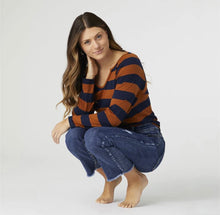 Load image into Gallery viewer, Everstretch Straight Ankle Jeans with Raw Bottom