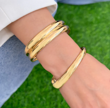 Load image into Gallery viewer, Trendy Gold or Silver Bracelet Water Resistant
