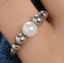 Load image into Gallery viewer, Perfect Stainless Steel Silver Beaded Pearl Ring by Brosway