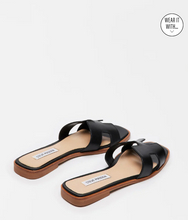 Load image into Gallery viewer, Steve Madden Black Hadyn Sandal