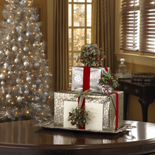 Load image into Gallery viewer, Mistletoe Crystal Hanging Ornament