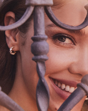 Load image into Gallery viewer, Kendra Scott Gold Cailin Crystal Huggie Earrings In White Crystal