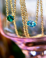 Load image into Gallery viewer, Kendra Scott Gold Cailin Necklace In Green Crystal