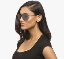 Load image into Gallery viewer, DIFF Eyewear Sunglasses Black Aviator Frame Grey Gradient Lens Cruz - unisex