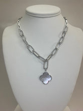 Load image into Gallery viewer, Rhodium Mother of Pearl Clover Pearl Necklace
