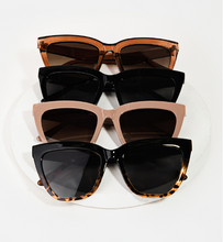 Load image into Gallery viewer, Acetate Frame Fashion Sunglasses
