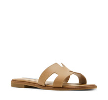 Load image into Gallery viewer, Steve Madden Hayden in Tan
