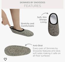 Load image into Gallery viewer, Women&#39;s Wine Bottles Skinnies Slippers
