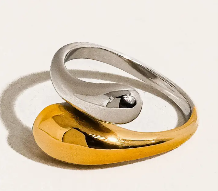 Gabrielle 18K Gold Non-Tarnish Open Twist Ring