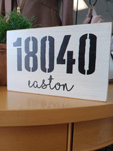 Load image into Gallery viewer, 18040 Easton Wooden Block
