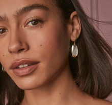 Load image into Gallery viewer, Kendra Scott Dani Bezel Gold Ivory Mother of Pearl
