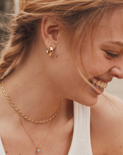 Load image into Gallery viewer, Kendra Scott Mini Elisa Dira Necklace gold - Blue Opal
