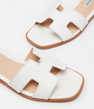 Load image into Gallery viewer, Steve Madden Hayden Sandal in White
