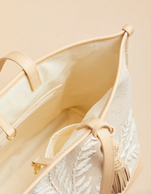 Load image into Gallery viewer, Spartina 449 Myah Tote Palm Reed
