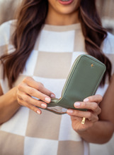 Load image into Gallery viewer, Kedzie Essentials Only Pocket Wallet Black
