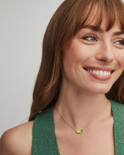 Load image into Gallery viewer, Kendra Scott Gold Elisa Necklace In Peridot Illusion
