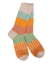 Load image into Gallery viewer, Weekend Gallery Crew Socks- Wheat
