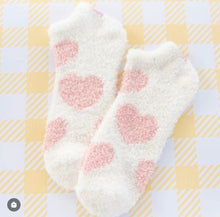 Load image into Gallery viewer, Rose Heart Low Socks
