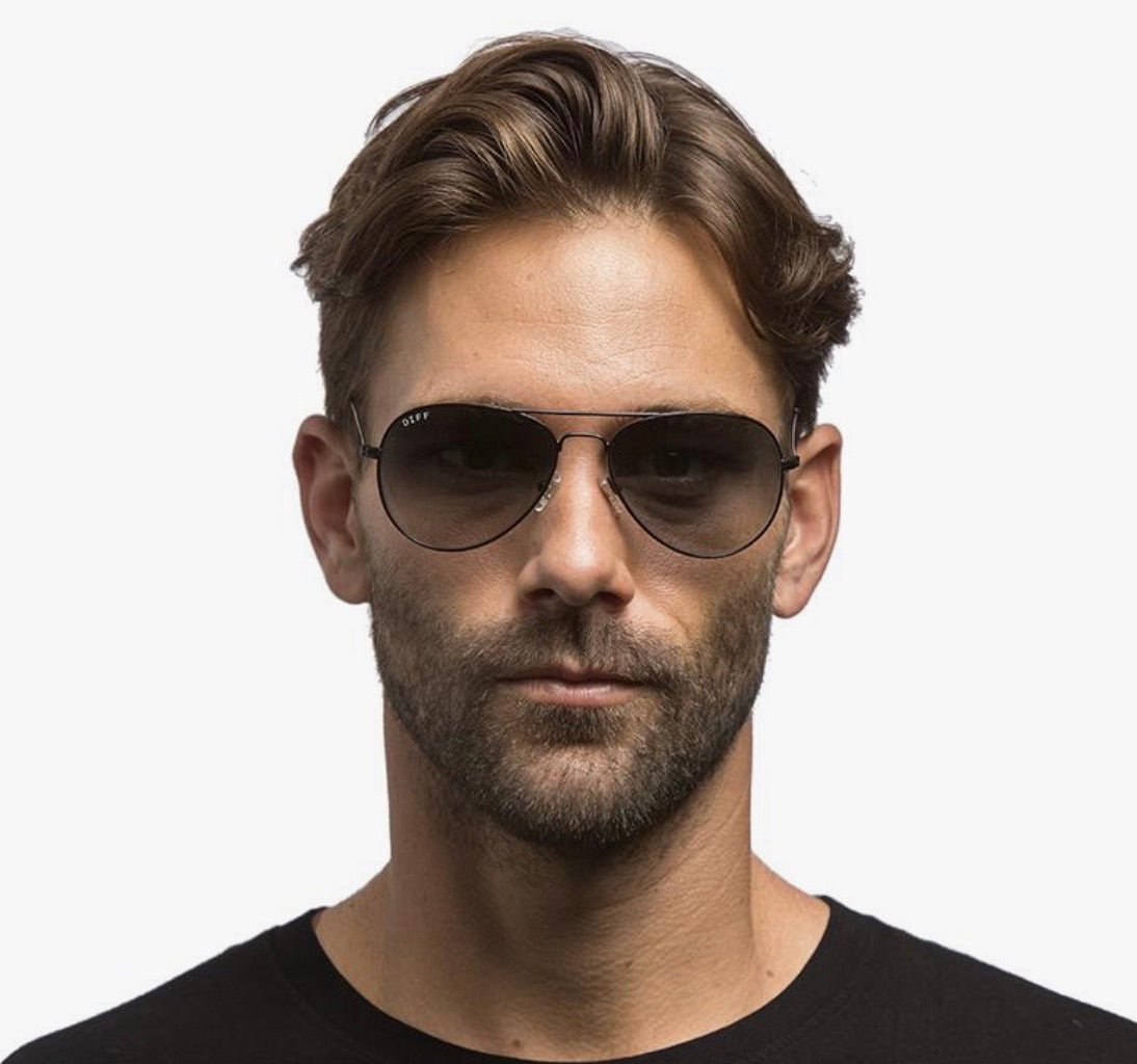 DIFF Eyewear Sunglasses Black Aviator Frame Grey Gradient  display picture 3