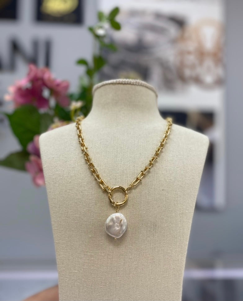 Fresh Water Coin Pearl Necklace in Gold