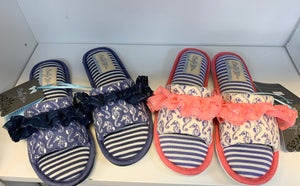 Pretty You Beach Themed Slippers size 5-6 left